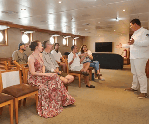 Social Areas in the Galapagos Legend: Auditorium