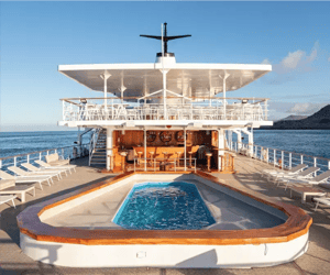 Social Areas in the Galapagos Legend: Swimming Pool