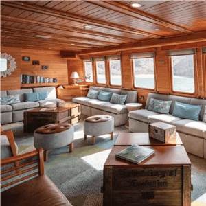 Lounge & Bar