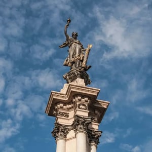 Colonial Quito & Dinner: Essentials